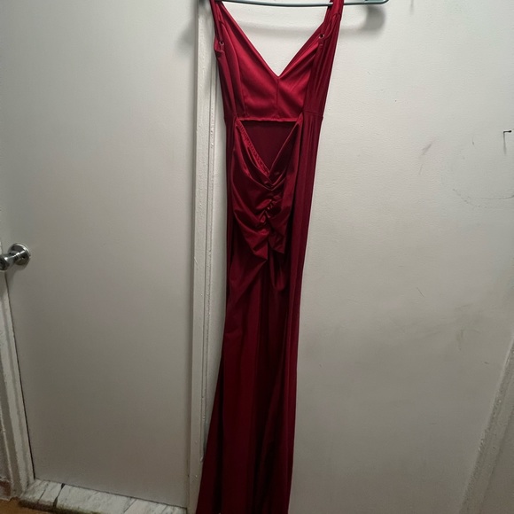 RED PROM DRESS - Picture 2 of 4